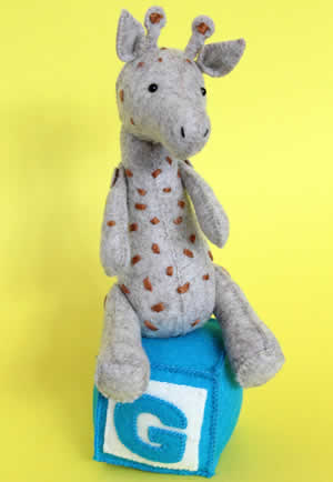 G is for Giraffe  Pattern by Jodie Carleton for Ric Rac Patterns.