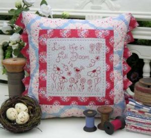 Full Bloom - by Sally Giblin Rivendale - cushion Pattern
