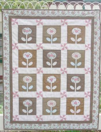 Laila's Garden - by Gail Pan Designs - Quilting Pattern