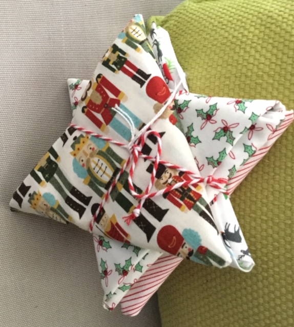 Christmas Star fat quarter bundle by Zen Chic for Moda Fabrics - patchwork and quilting fabric