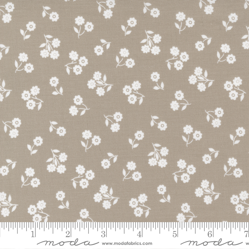 Country Rose 5173-16 Fat 8th only

by Vanessa Goertzen of Lella Boutique for Moda Fabrics

Applique, patchwork and quilting fabric.