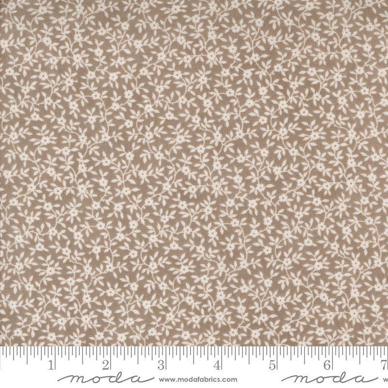 A Very Sweet Christmas 3065-17

by Bunny Hill Designs for Moda Fabrics

Applique, patchwork and quilting fabric